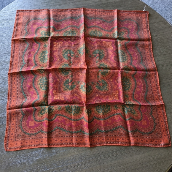 Vintage WPL Hand Rolled Scarve / Wrap Made In Japan - Picture 4 of 5